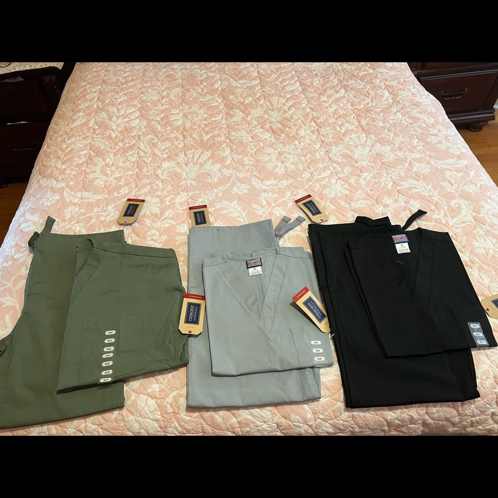 NWT. Unisex x-small. Non smoke no pet’s home